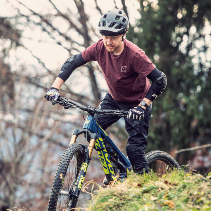Cotiere TSG Joint Black - Protecție Trail/All-Mountain