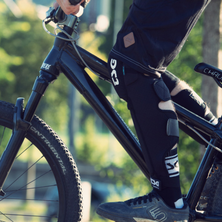 Genunchiere și Tibiere TSG Temper A 2.0 - Black