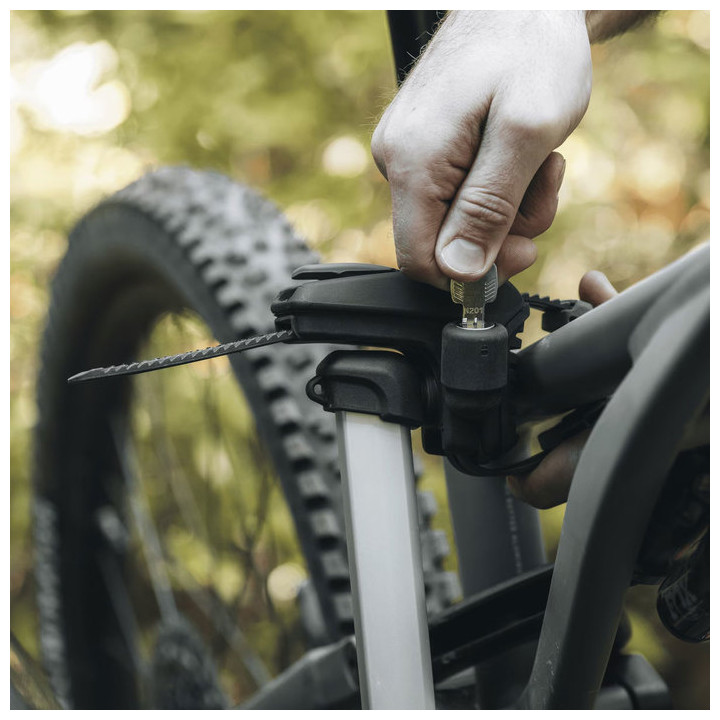 Sistem transport biciclete THULE EPOS 979 pe cârlig 3bikes 13pin
