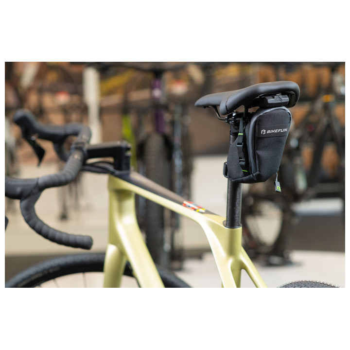 Geantă șa BIKEFUN ZIPPER M – 600D rPET hidrofobizat
