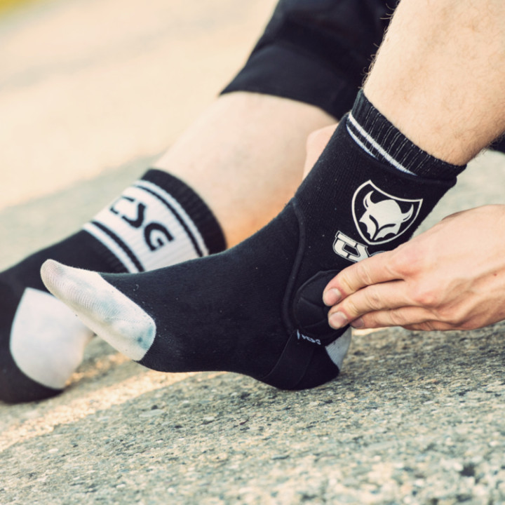 Glezniere TSG Single Ankle-Guard Cam - Black