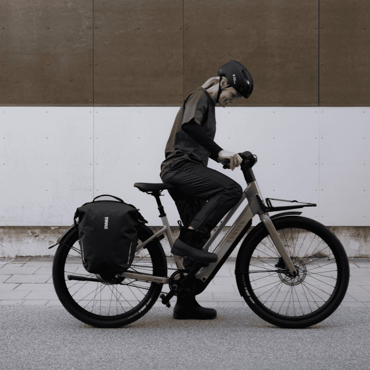 Geanta Portbagaj THULE Shield Pannier 22L cu prindere InLock - Black