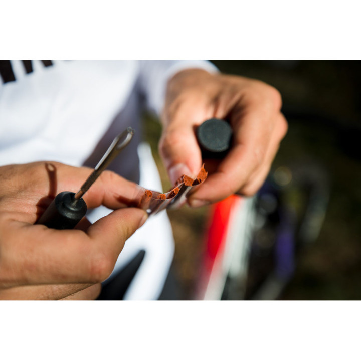 Kit reparatie tubeless ZEFAL cu prindere inclusa